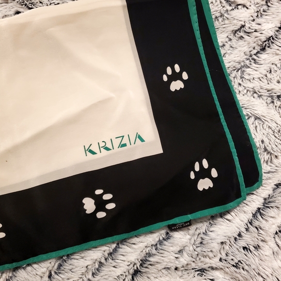 ❌❌❌SOLD❌❌❌            Fashion Silk Scarf - Picture 3 of 3